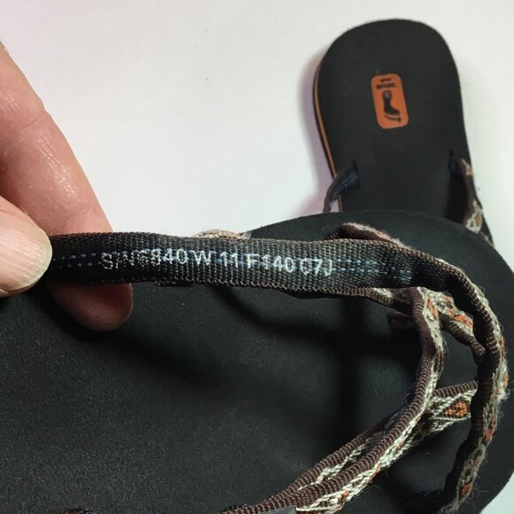 Teva Women's Flip Flops Olowahu Strappy Thongs Sandals S/N 6840 Beige Size 11 - Picture 8 of 9